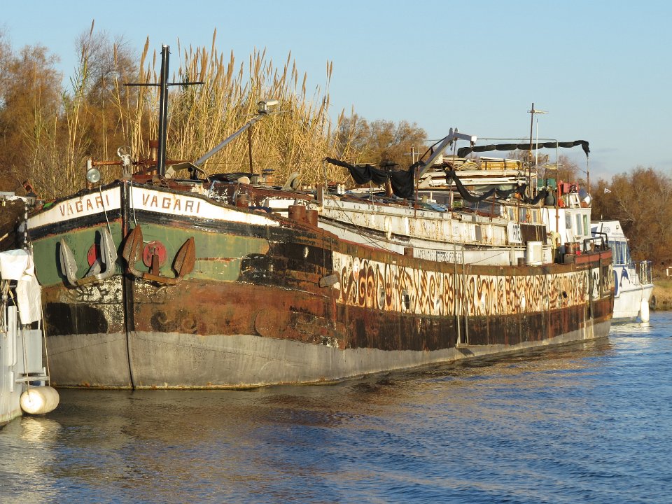 Je recherche des plans de péniche type "Freycinet" IMG_3242